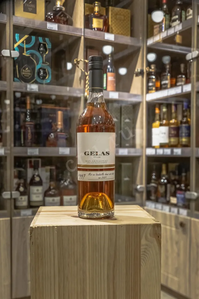 В магазине Крю Профи Gelas 1997 0.7 л