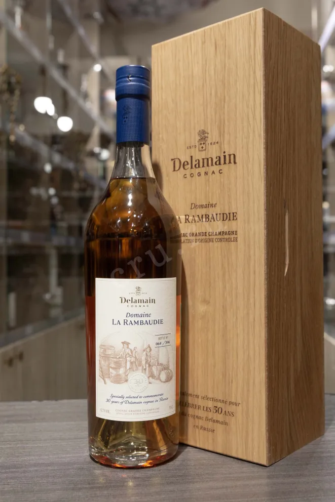 В магазине Крю Профи Delamain Domaine La Rambaudie Grande Champagne In wooden box 0.7 л
