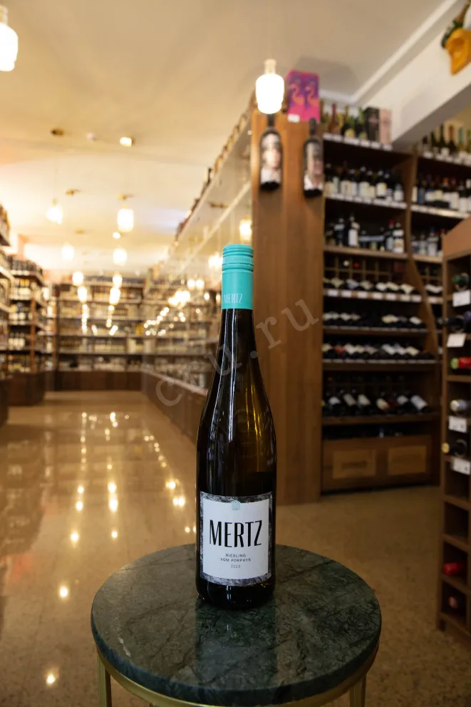 В магазине Крю Профи Mertz Eckelsheim Riesling vom Porphyr 2022 0.75 л