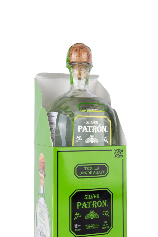 В подарочной коробке Patron Silver gift box 1 л