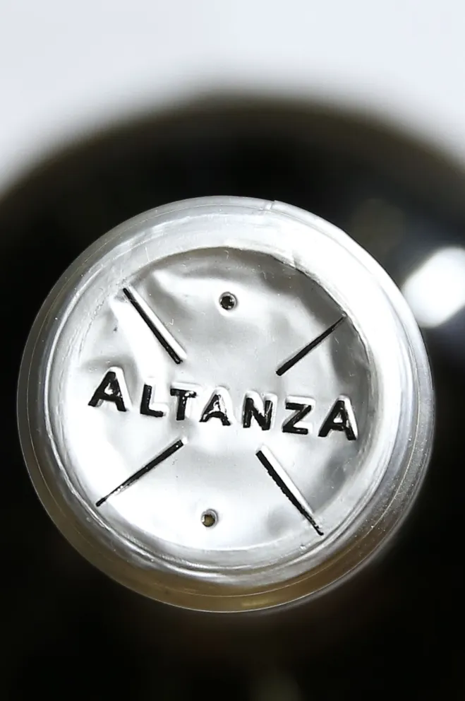 Пробка Altanza Lealtanza Crianza 2017 0.75 л