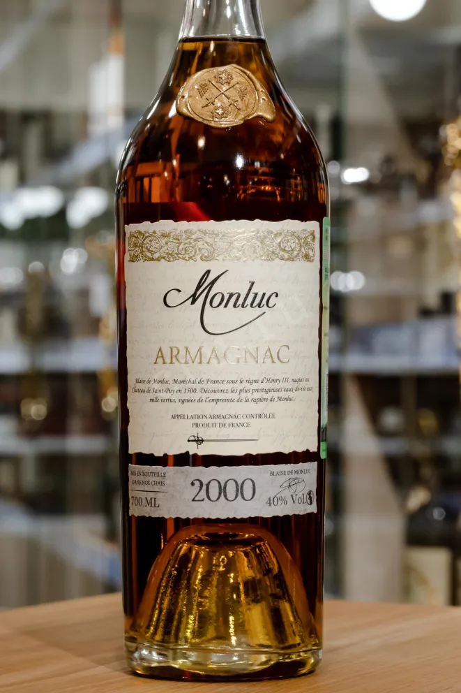 В магазине Крю Профи Monluc 2000 0.7 л