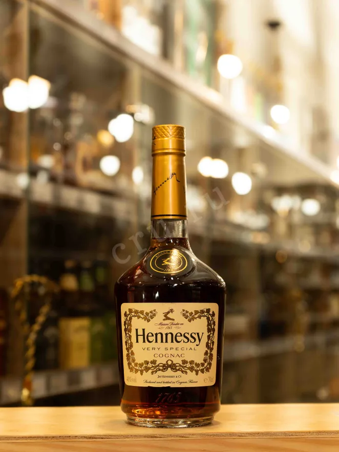 В магазине Крю Профи Hennessy VS gift box 0.7 л