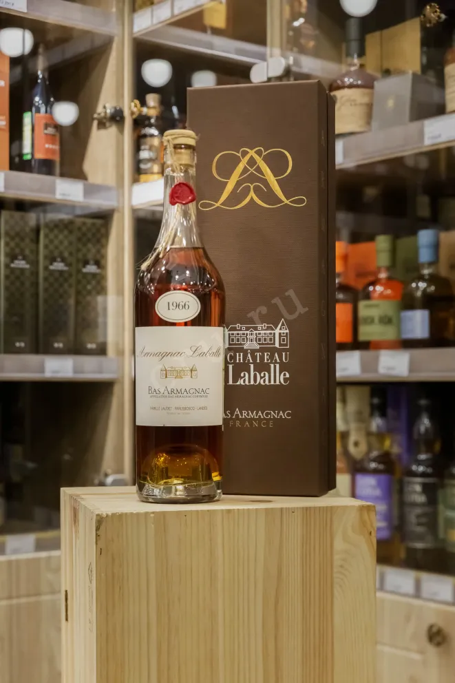 В магазине Крю Профи Laballe 1966 0.7 л