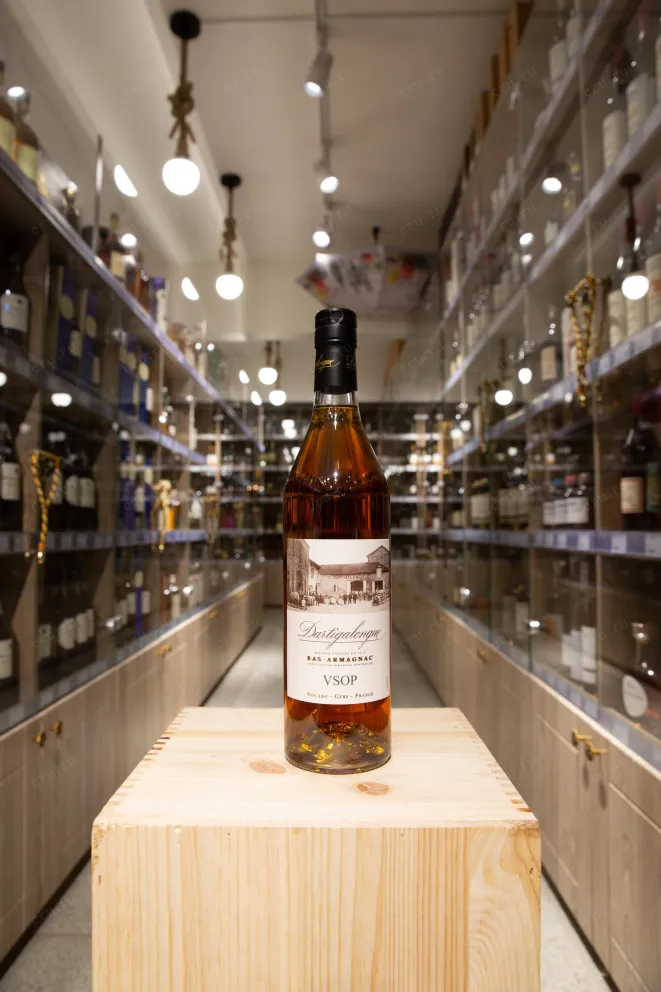 В магазине Крю Профи Dartigalongue VSOP 0.7 л