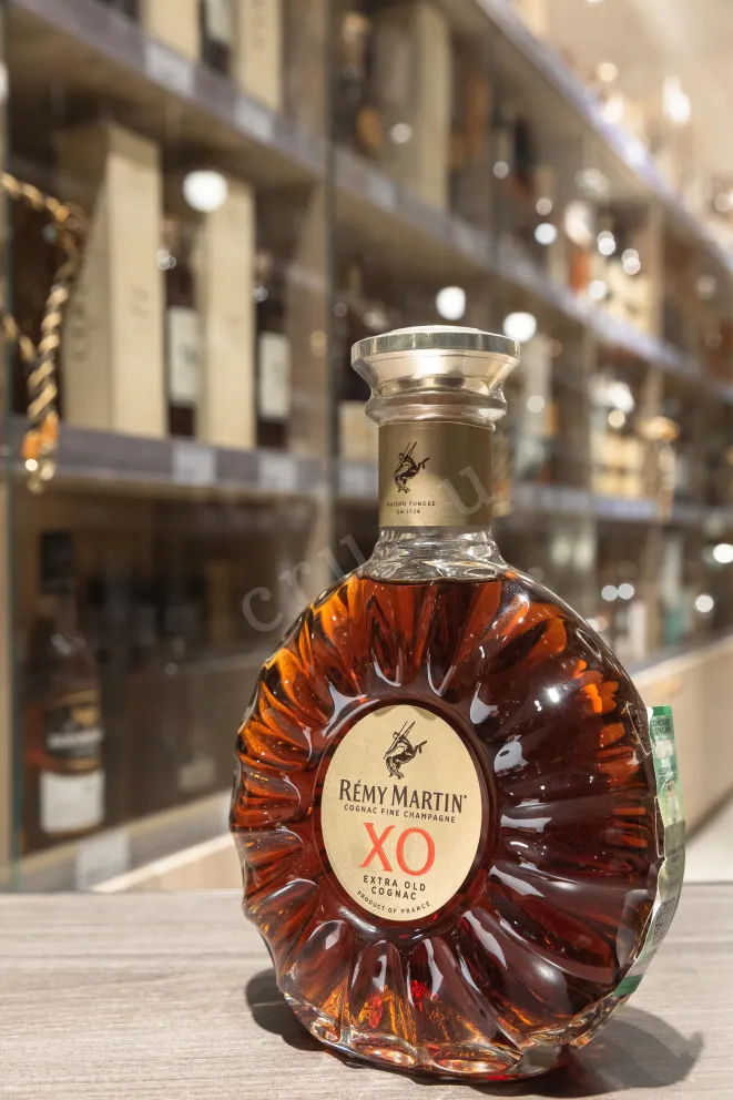 В магазине Крю Профи Remy Martin XO 0.7 л
