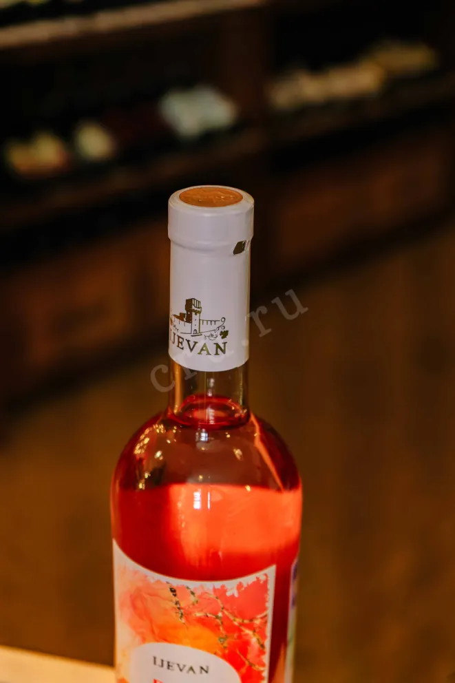 Пробка Ijevan Rose 2023 0.75 л