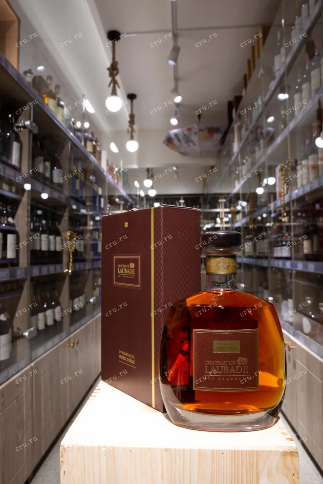 В магазине Крю Профи Chateau de Laubade Intemporel Hors D'Age (Carafe Aramis) 0.7 л