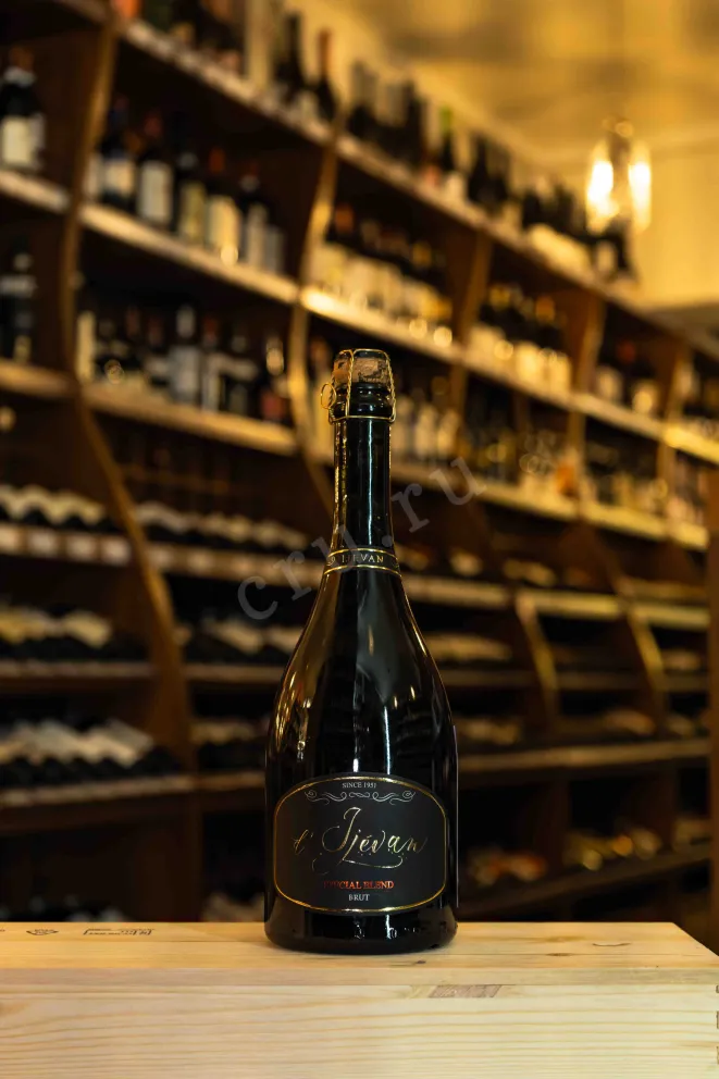 В магазине Крю Профи D'Ijevan White Brut 2024 0.75 л