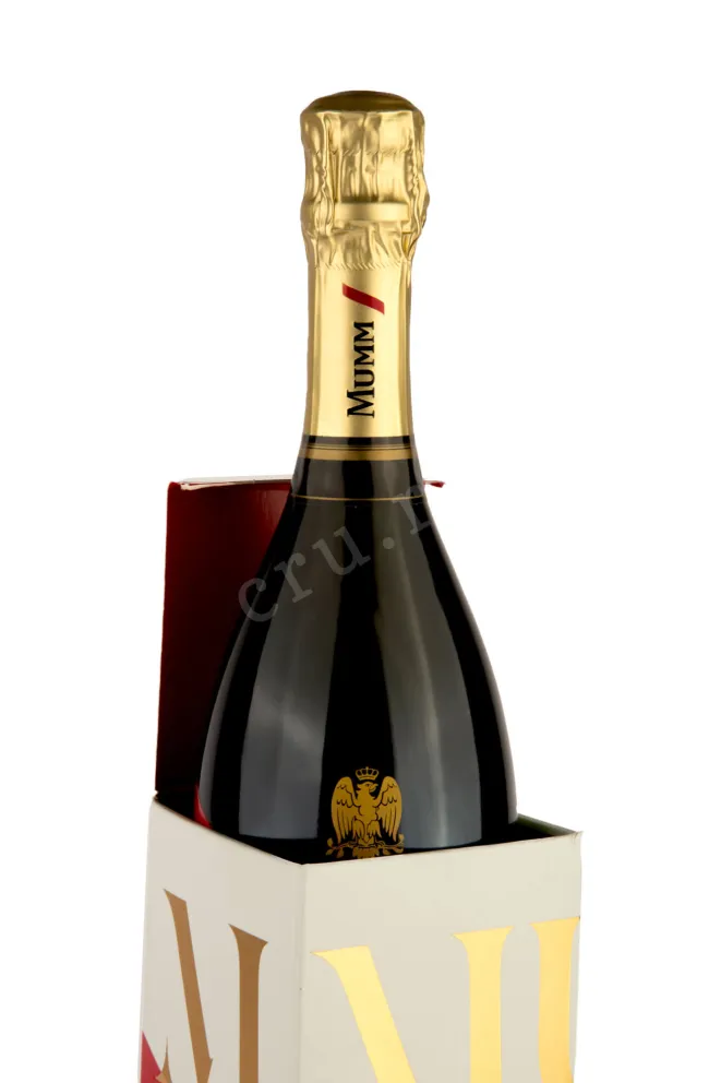 В подарочной коробке G. H. Mumm Grand Cordon Brut  0.75 л