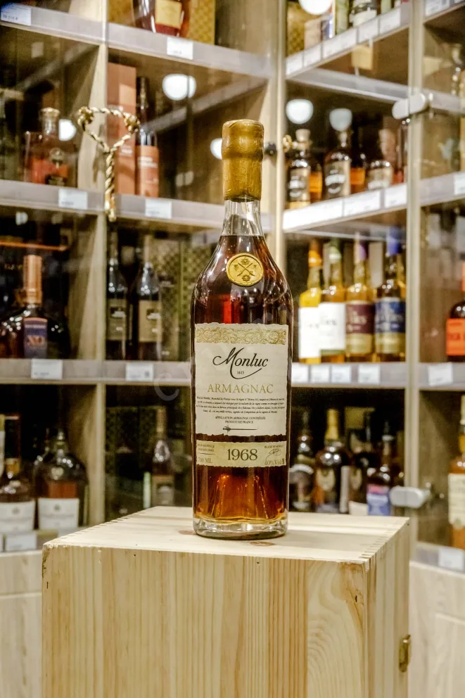 В магазине Крю Профи Monluc 1968 0.7 л