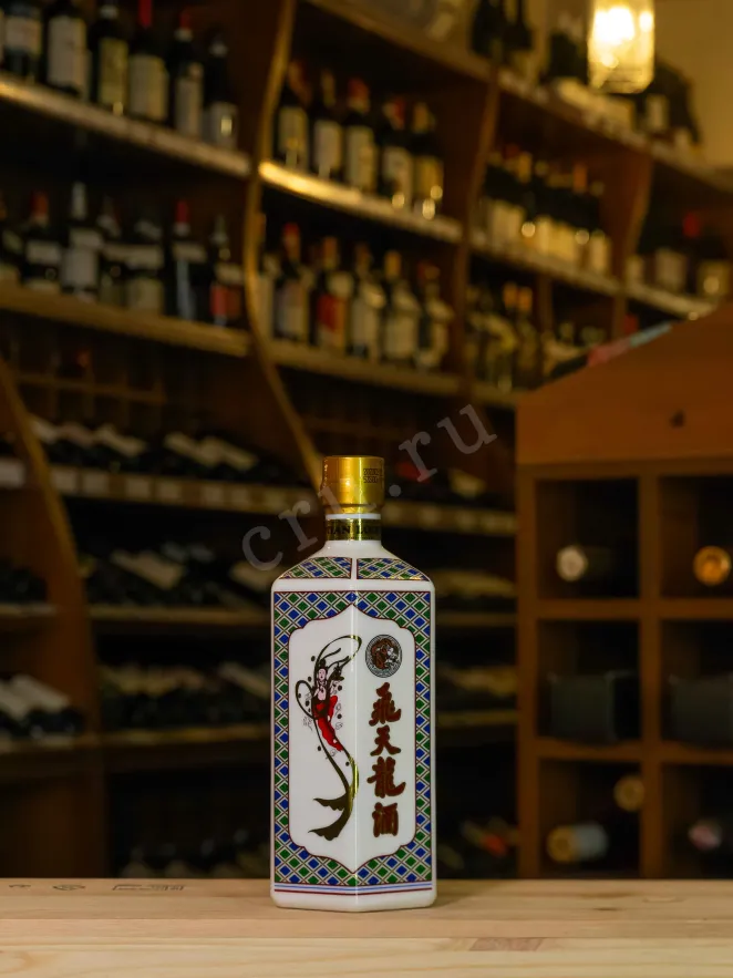В магазине Крю Профи Feitian Loong Jiu in gift box 0.5 л
