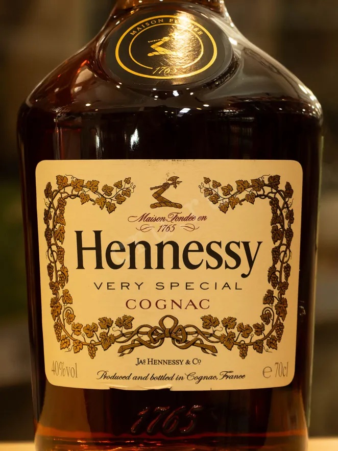 В магазине Крю Профи Hennessy VS gift box 0.7 л