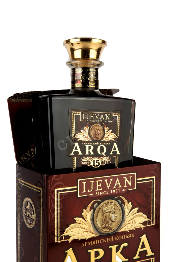 В подарочной коробке Ijevan Arqa 15 years 0.5 л