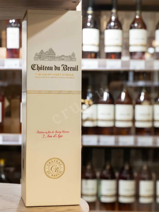 В магазине Крю Профи Chateau du Breuil Finition en Futs d Sherry Oloroso 7 Ans d’Age in gift box 0.7 л