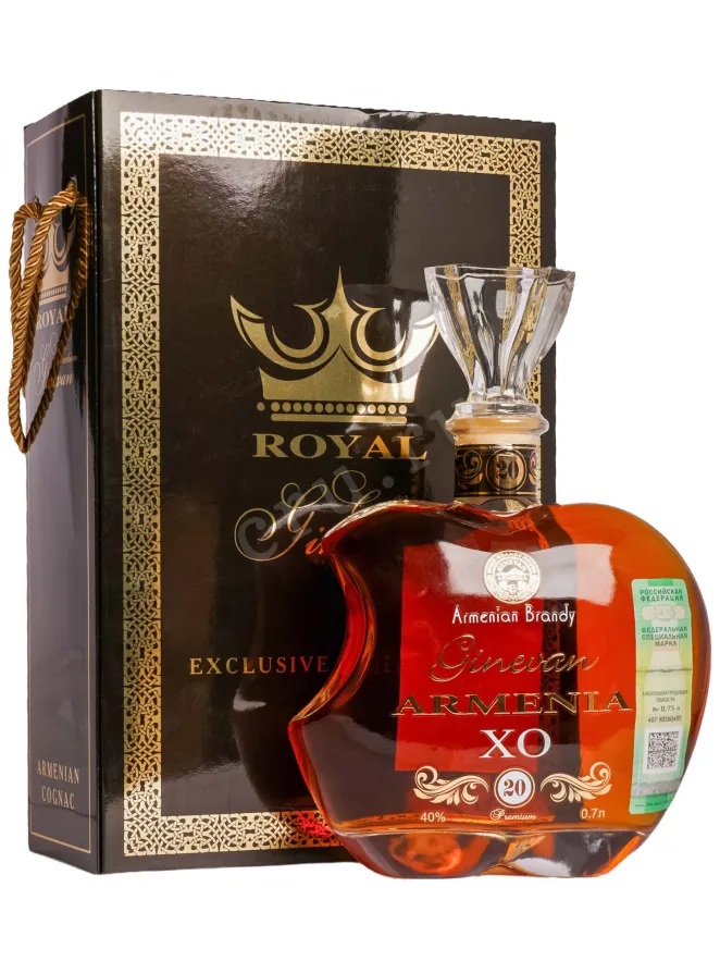 Коньяк Гиневан Армения ХО 20 лет в подарочной упаковке  0.7 л