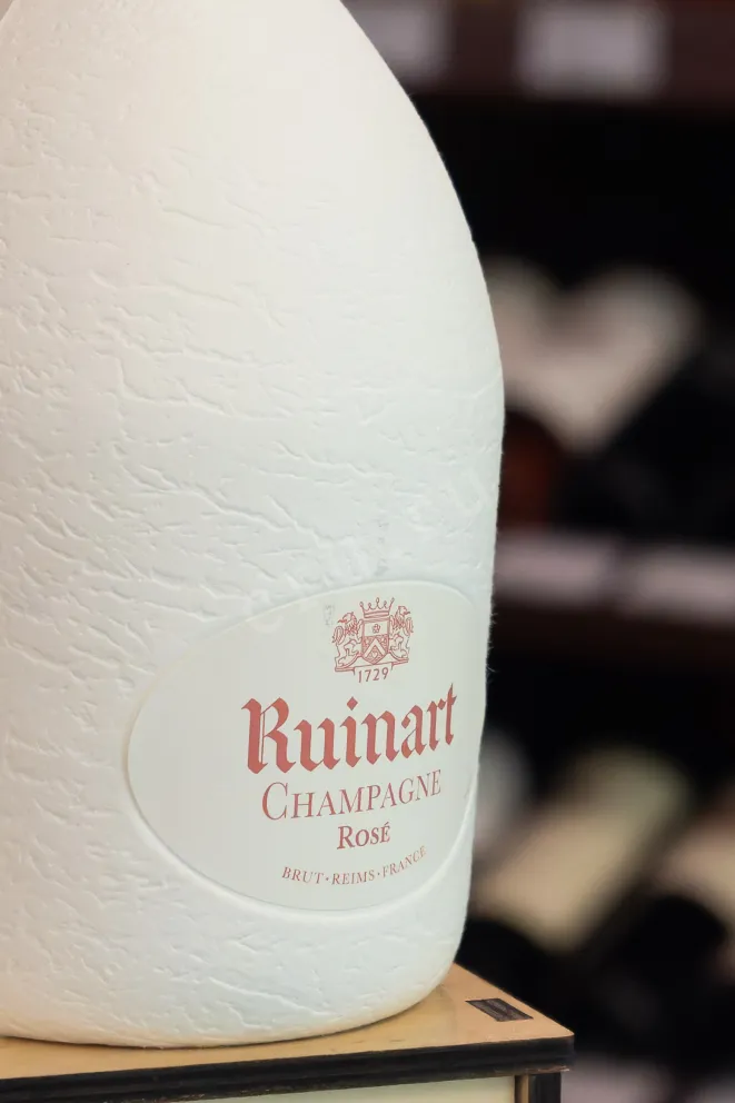 В магазине Крю Профи  Ruinart Rose Brut in the case 2022 0.75 л