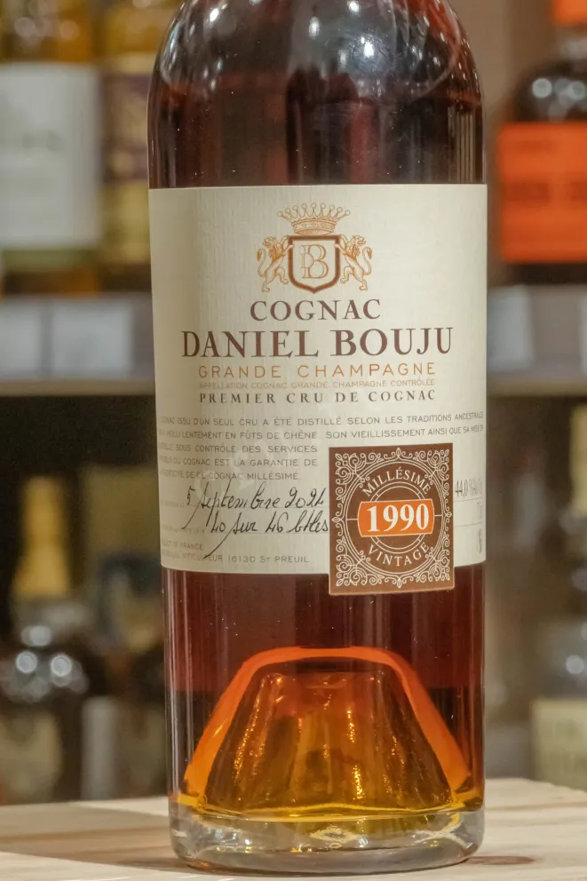 В магазине Крю Профи Daneil Bouju Grande Champagne Premier Cru De Cognac in gift box 1990 0.7 л