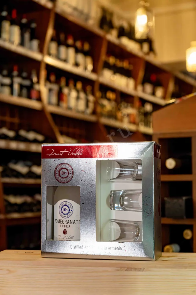 В магазине Крю Профи Hent Pomegranate in gift box with 3 glasses 0.5 л