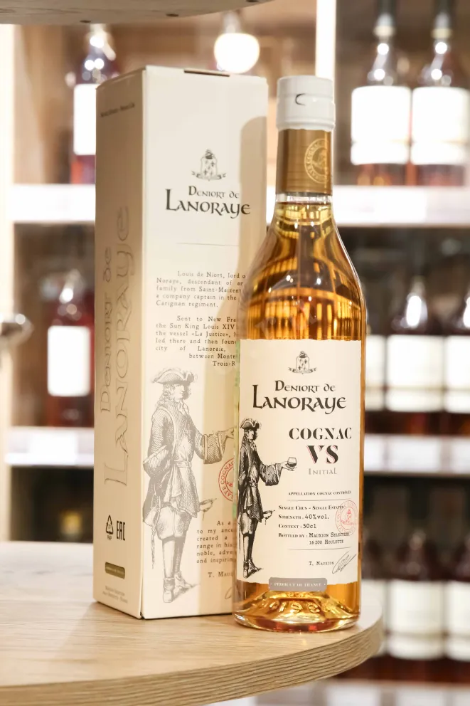 В магазине Крю Профи Deniort de Lanoraye VS Initial in gift box 0.5 л