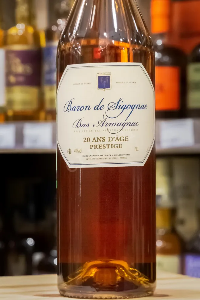 В магазине Крю Профи Baron de Sigognac 20 ans in gift box 0.7 л
