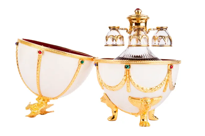 Водка Imperial Collection Pearl Faberge Egg 0.7 в яйце Фаберже