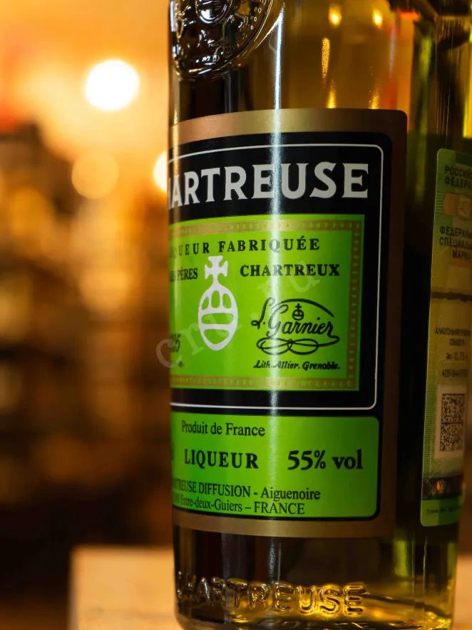 В магазине Крю Профи Chartreuse Verte 0.7 л