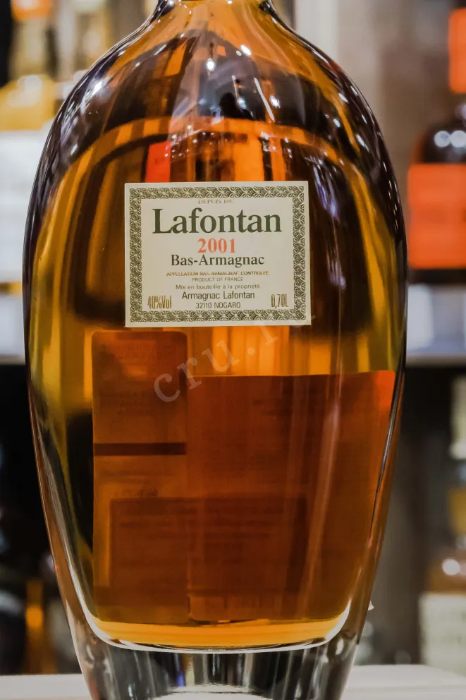 В магазине Крю Профи Lafontan 2001 0.7 л