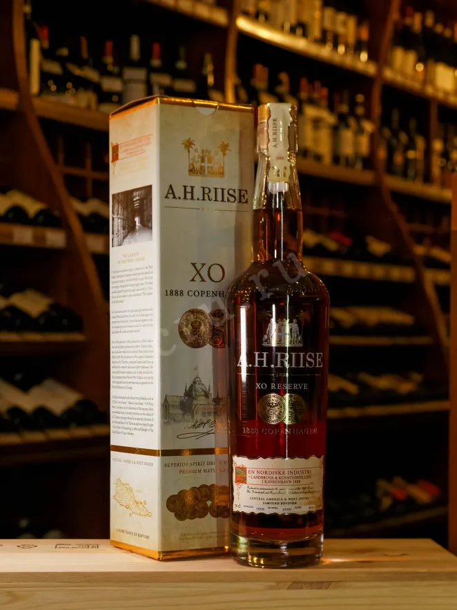 В магазине Крю Профи A.H. Riise 1888 Copenhagen Gold Medal gift box 0.7 л