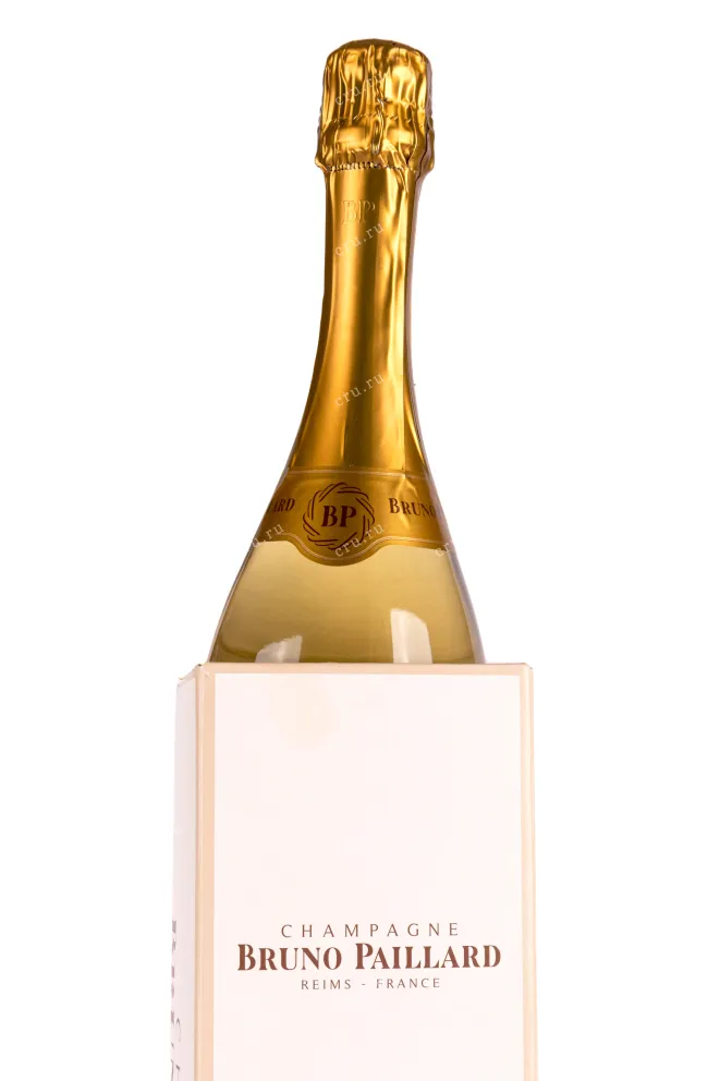 В подарочной коробке Bruno Paillard Blanc De Blancs Grand Cru Extra Brut in gift box 2017 0.75 л