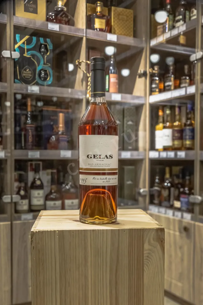 В магазине Крю Профи Gelas 1995 0.7 л