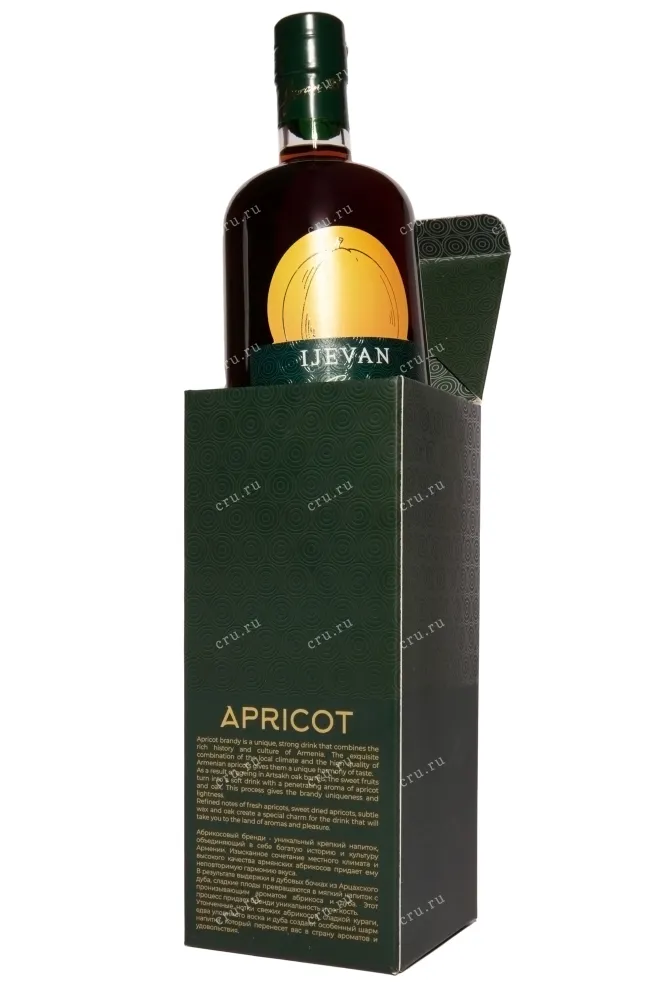 В подарочной коробке Ijevan Brandy Apricot 15 years in gift box 0.5 л