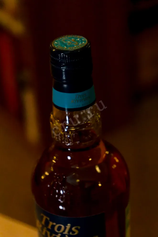 Пробка Trois Rivieres VSOP Reserve Speciale in gift box 0.7 л