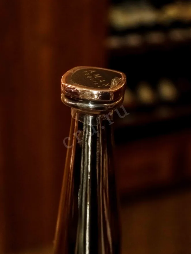 Пробка Aman Anejo in gift box 0.7 л