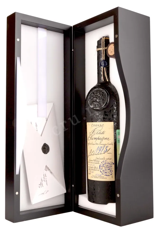 Коньяк Lheraud Petite Champagne in gift box 1975 0.7 л