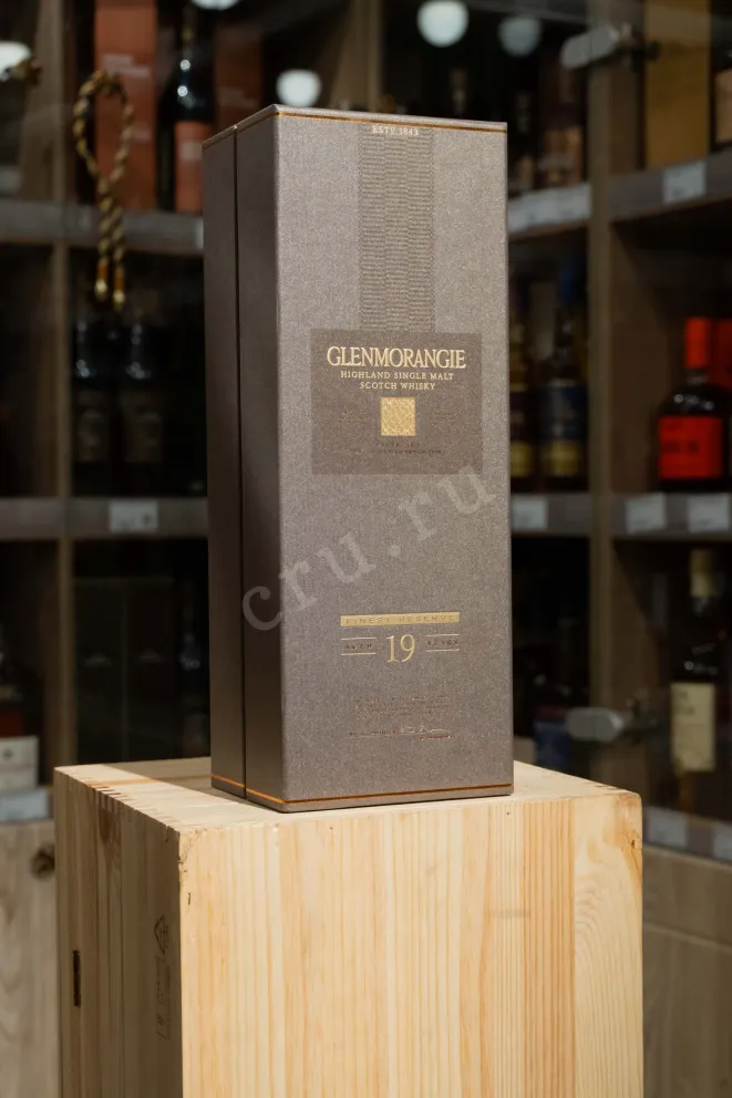 В магазине Крю Профи Glenmorangie 19 Years Old Finest Reserve in gift box 0.7 л