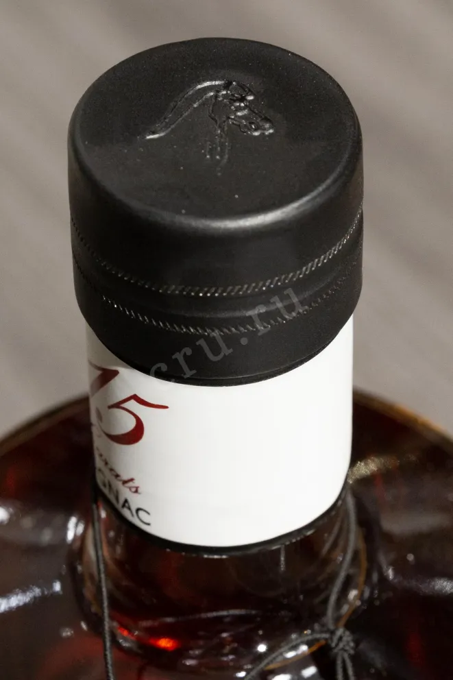 Пробка Leopold Gourmel Age Des Fleurs 15 Carats Extra in gift box 0.7 л