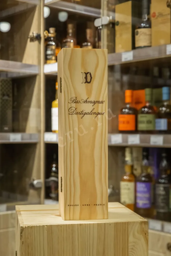 В магазине Крю Профи Vintage Bas Armagnac Dartigalongue wooden box 1961 0.5 л