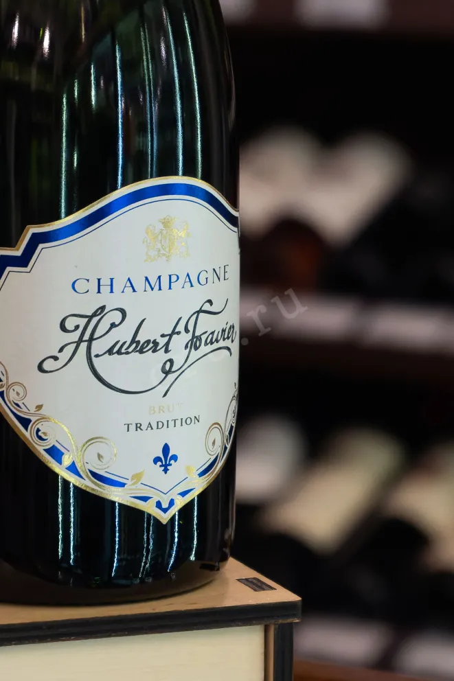 В магазине Крю Профи Hubert Favier Brut Tradition 2022 0.75 л