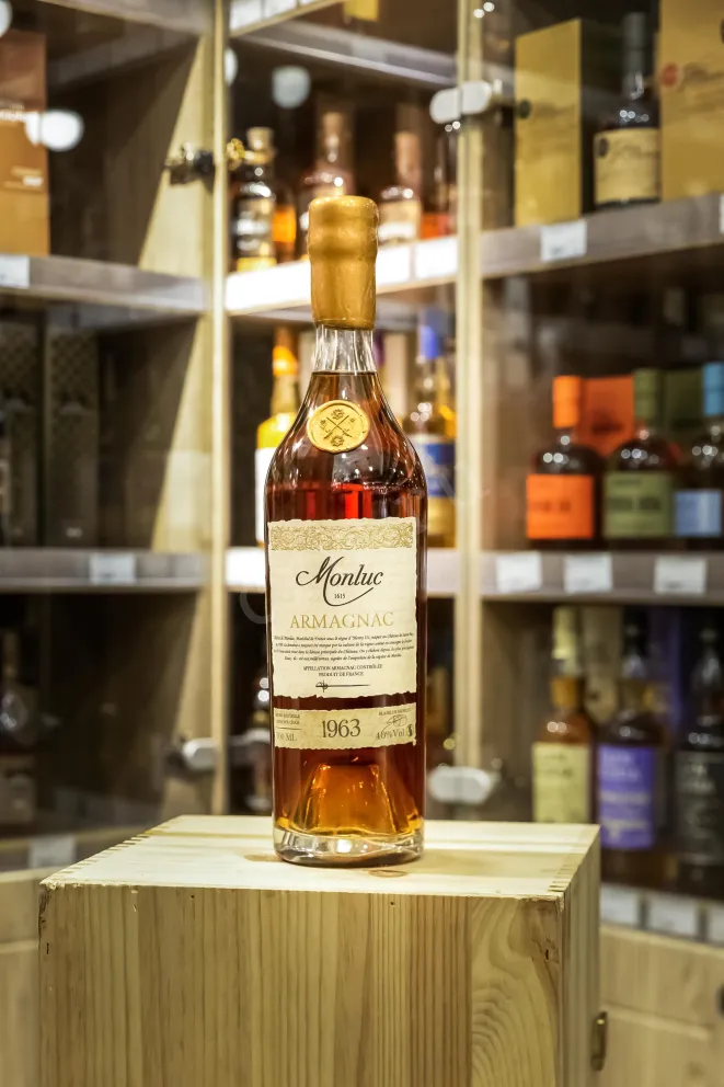В магазине Крю Профи Monluc 1963 0.7 л