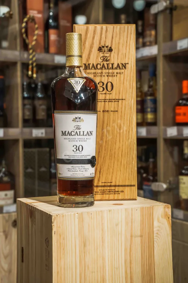 В магазине Крю Профи The Macallan 30 Year Old Sherry Oak wooden box 0.7 л