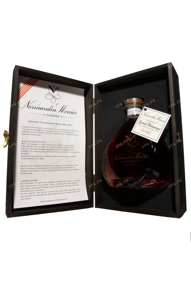В подарочной коробке Normandin-Mercier Rare Grand Champagne in wooden box 2013 0.7 л