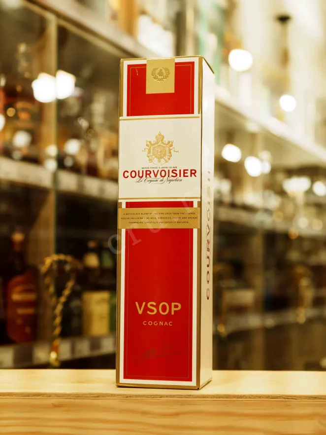 В магазине Крю Профи Courvoisier VSOP 0.7 л