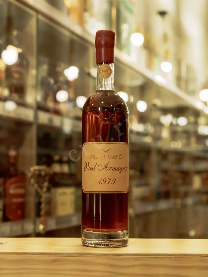 В магазине Крю Профи Jean Cave Vieil Armagnac AOC wooden box 1979 0.7 л