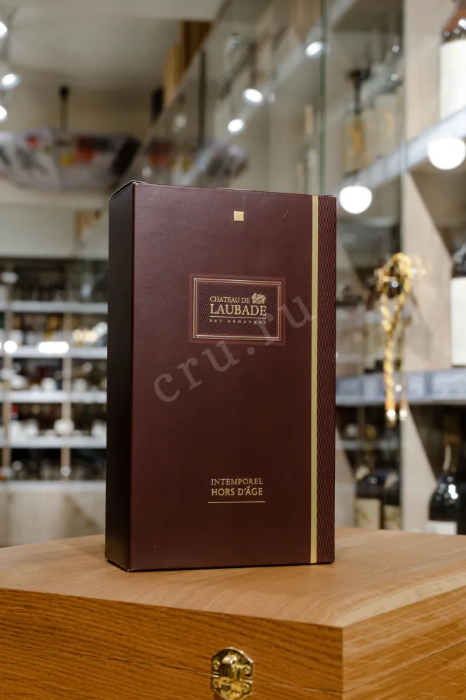 В магазине Крю Профи Chateau de Laubade Intemporel Hors D'Age (Carafe Aramis) 0.7 л