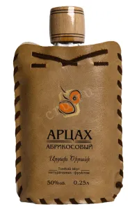 Водка Арцах Абрикосовая в кожаном чехле  0.25 л