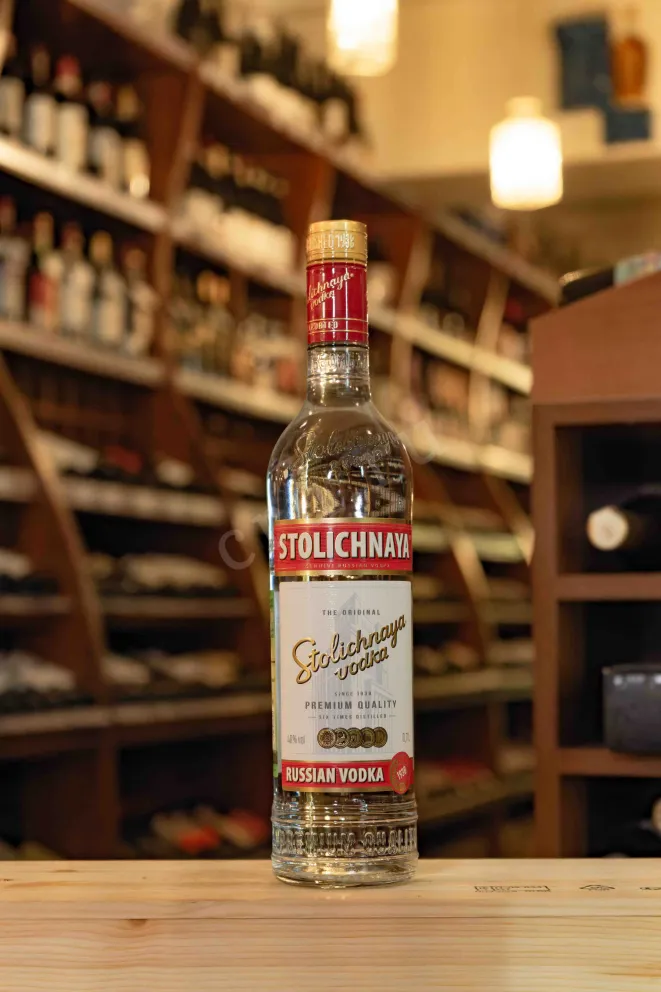 В магазине Крю Профи Stolichnaya 0.7 л