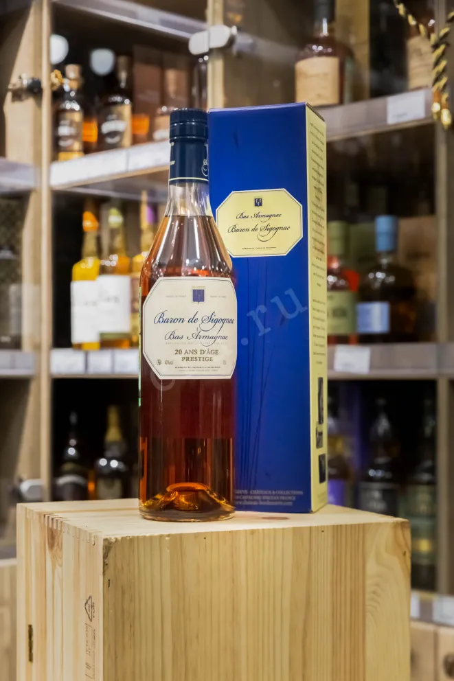 Деревянная коробка Арманьяк Baron de Sigognac 20 ans d'age
