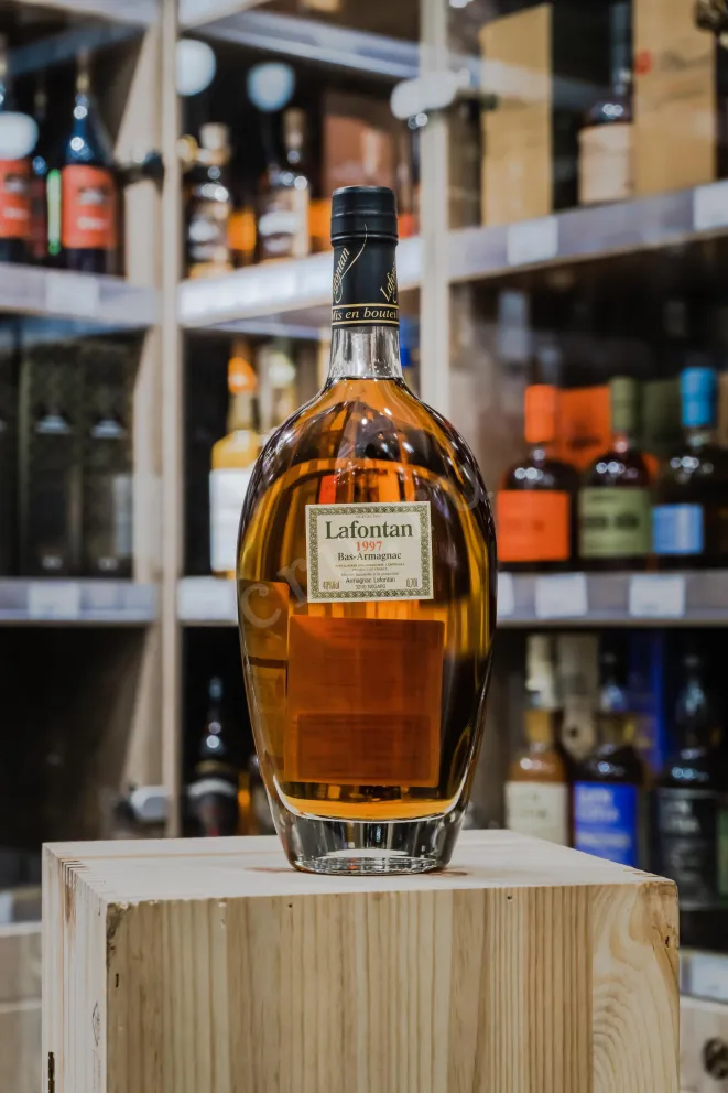 В магазине Крю Профи Lafontan 1997 0.7 л