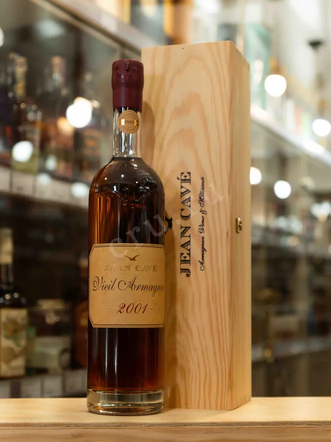 В магазине Крю Профи Jean Cave Vieil Armagnac AOC wooden box 2001 0.7 л